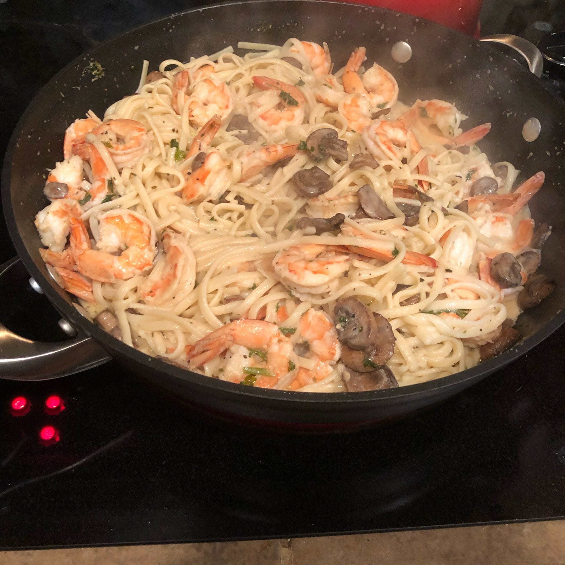 SHRIMP AND MUSHROOM LINGUINI WITH CREAMY CHEESE HERB SAUCE - Skinny ...