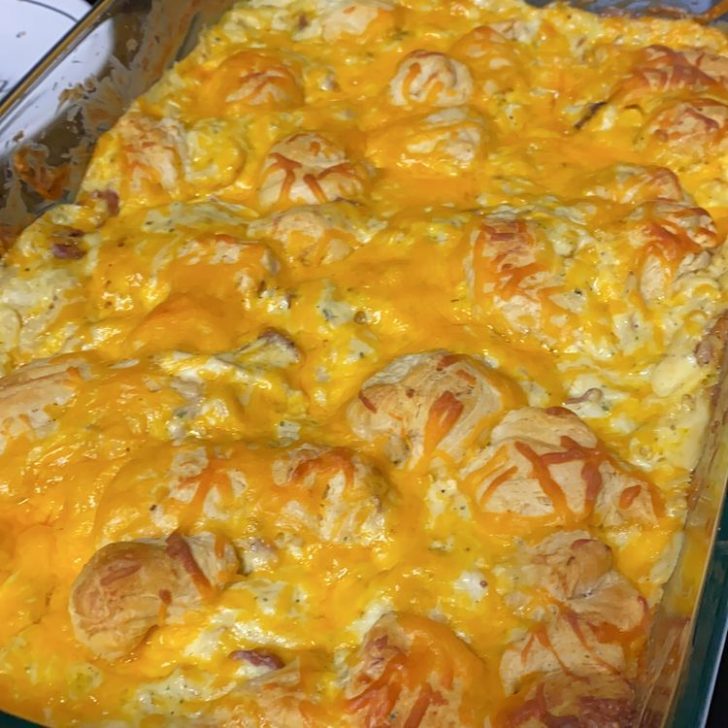 CHICKEN BUBBLE BISCUIT BAKE CASSEROLE Skinny Daily Recipes
