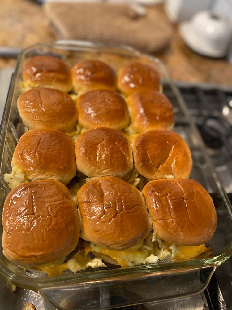 CHEESY SAUSAGE AND EGG BREAKFAST SLIDERS Skinny Daily Recipes