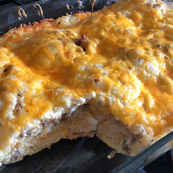 BISCUITS AND GRAVY BREAKFAST CASSEROLE Skinny Daily Recipes