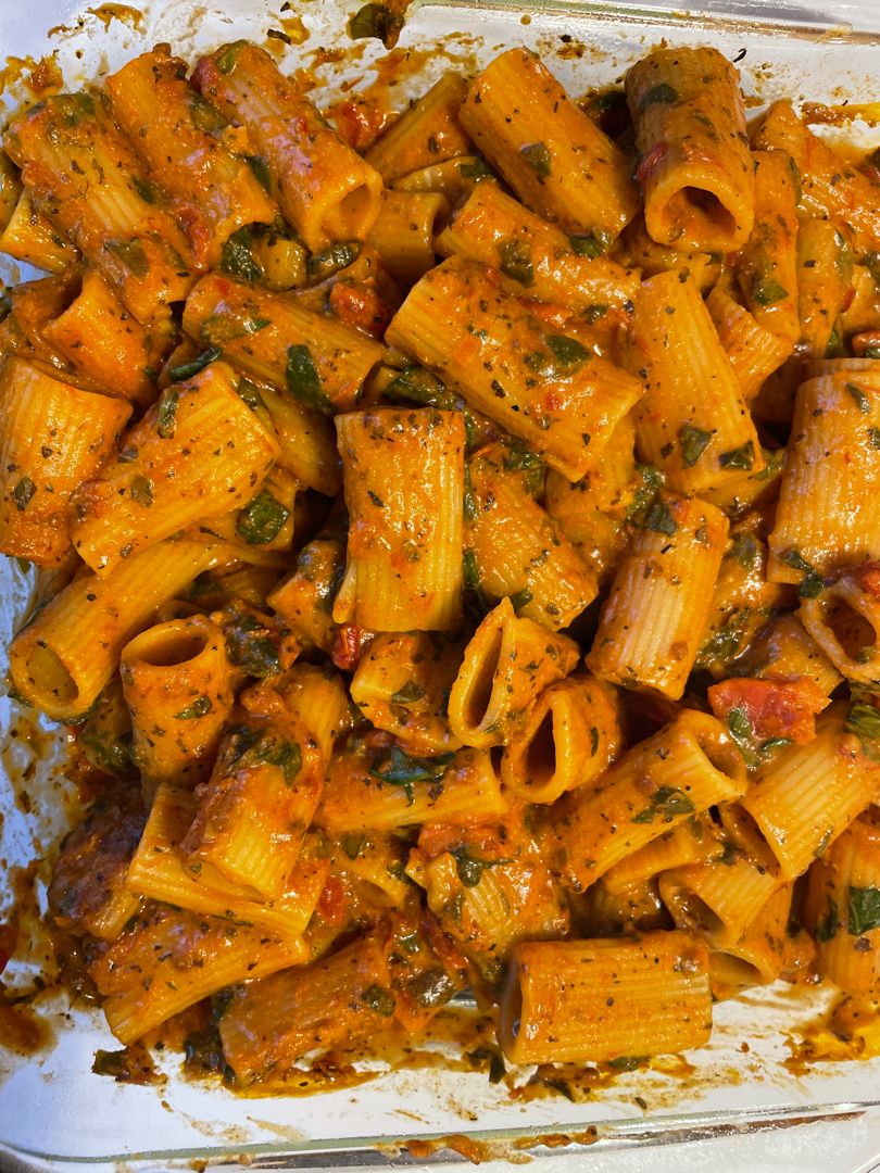 ONE PAN SUNDRIED TOMATO PASTA BAKE Skinny Daily Recipes