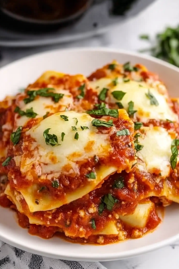 SLOW COOKER RAVIOLI LASAGNA RECIPE - Skinny Daily Recipes